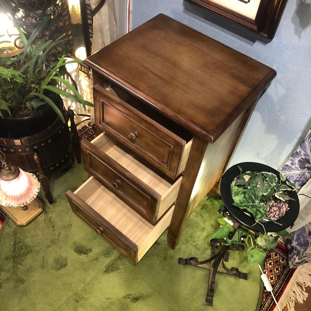 シャビーシック　フレンチ　カントリー　軽量コンパクト　アクセントチェスト