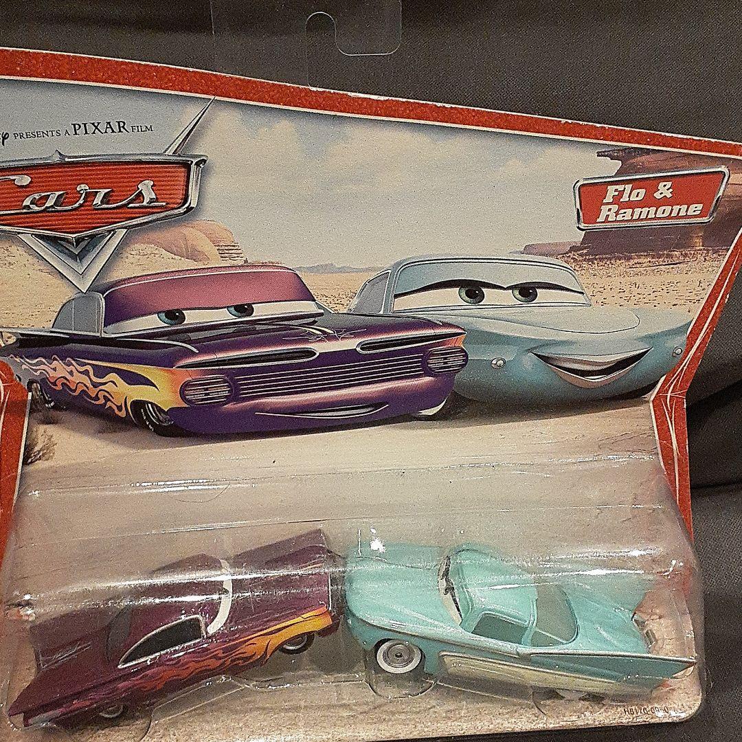 カーズ マテル社 ラジエータースプリングス １８台とスタンリー銅像セット