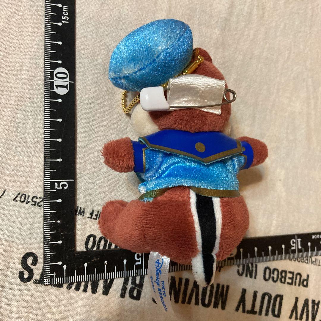 ぬいぐるみバッジ　チップ　東京ディズニーリゾート　シー　金色チェーン　青衣装