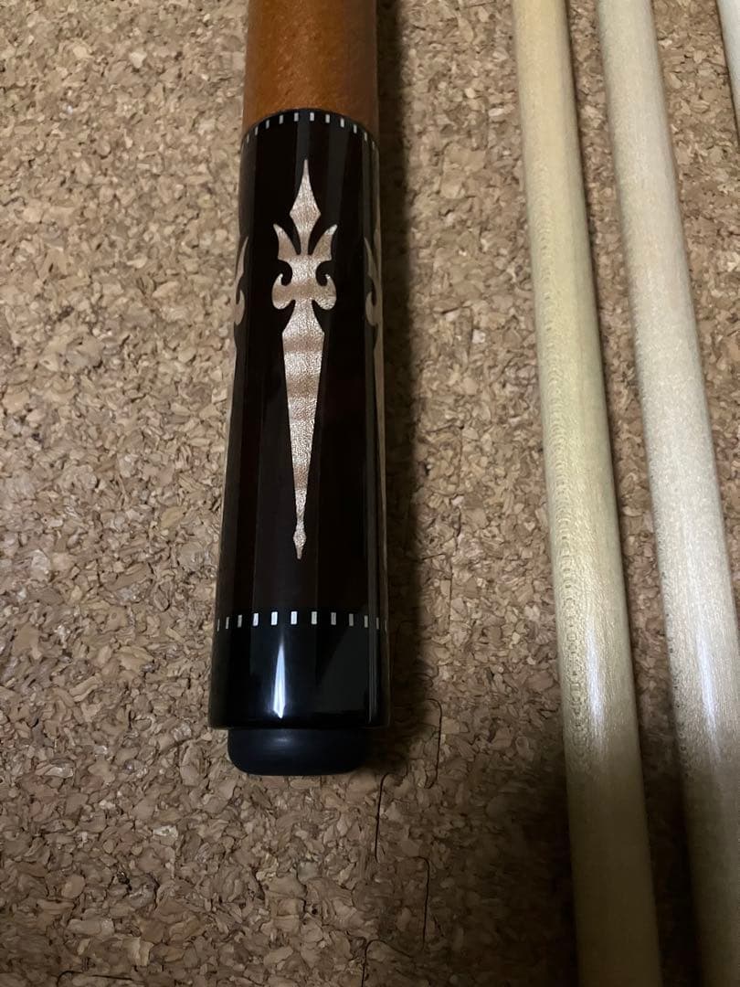 コグノセンティ　カスタムキュー