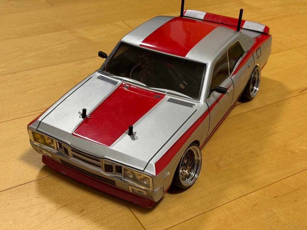 ラジコン 1/10 日産 330グロリア ドリフト
