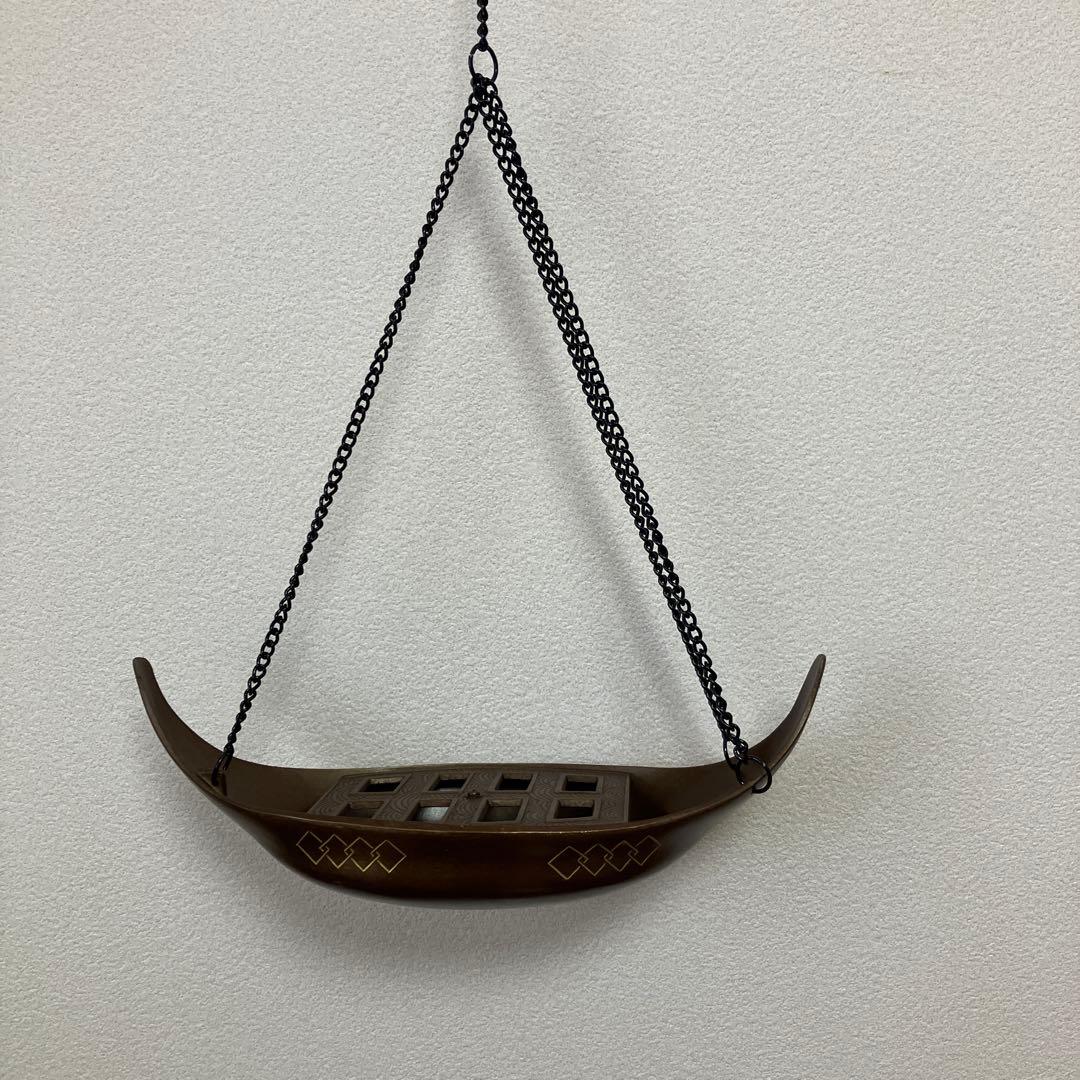 大野芳光　釣船　花入　唐銅（唐金）　唐草彫　釣鎖付