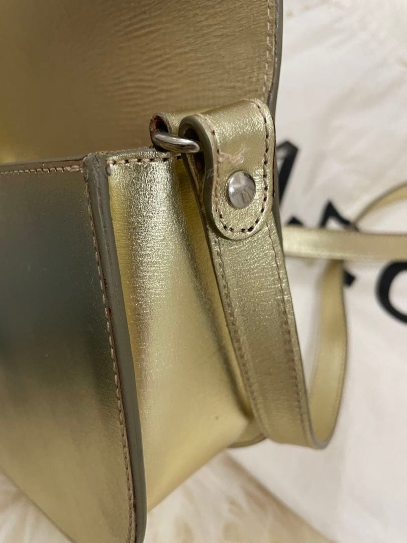 A.P.C. アーペーセー　ルクセンブルクゴールドショルダーバッグ