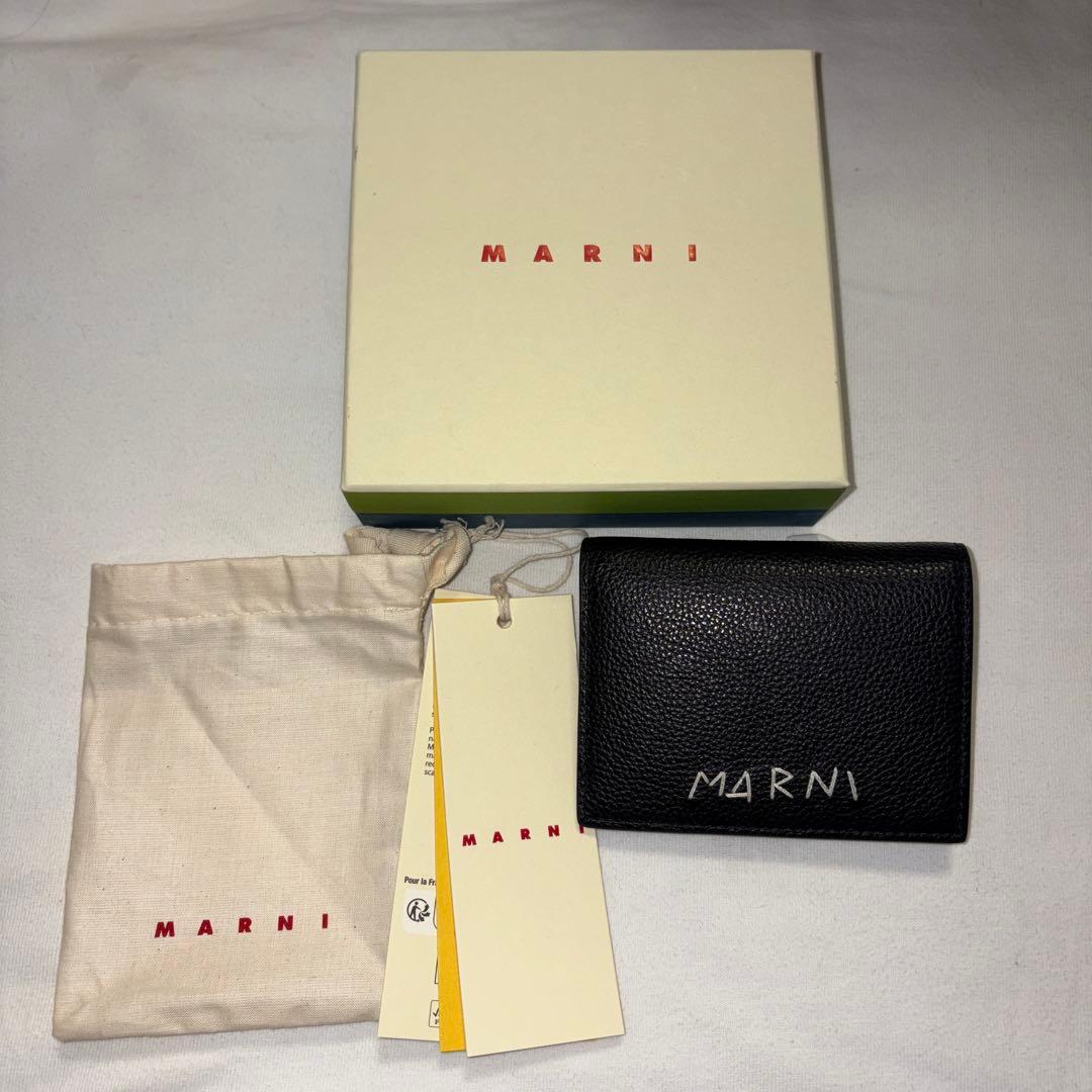 ゆんMARNI ブラックレザー 二つ折り財布