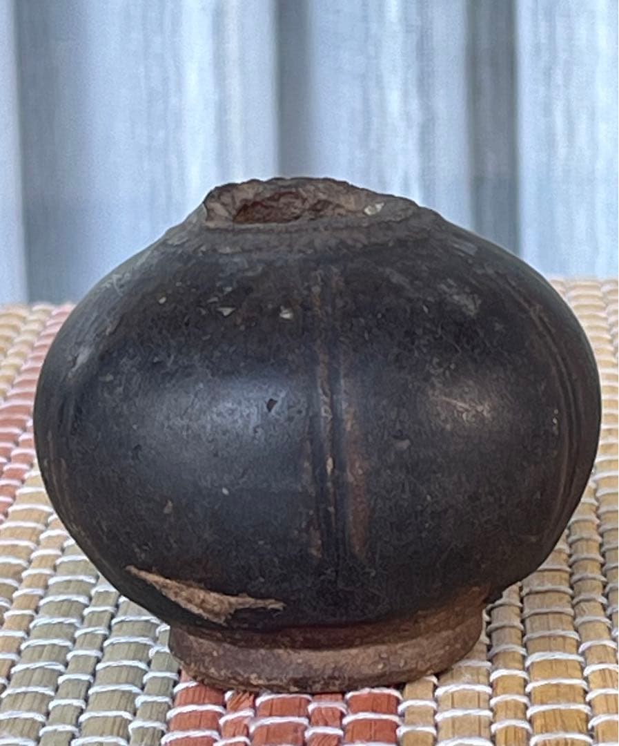 クメール黒釉刻線文壺　 12～13世紀遺跡発掘品カンボジア　埋蔵文化財 貴重標本