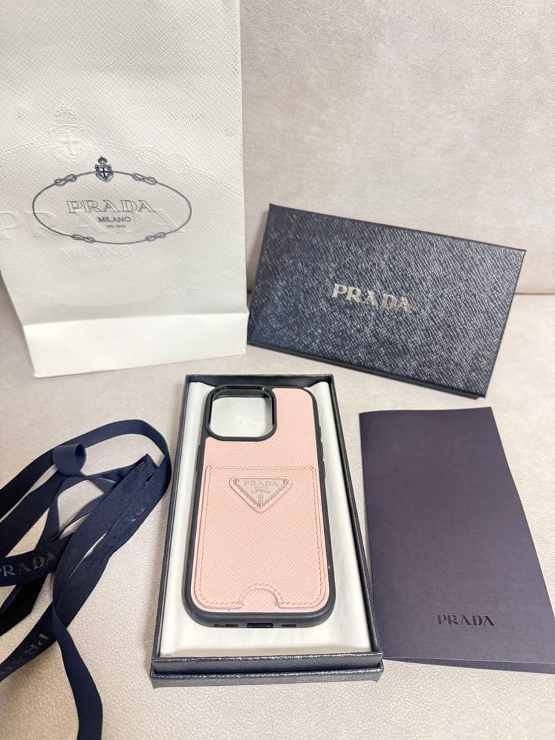 【美品】PRADA iPhone15PROケース ピンク