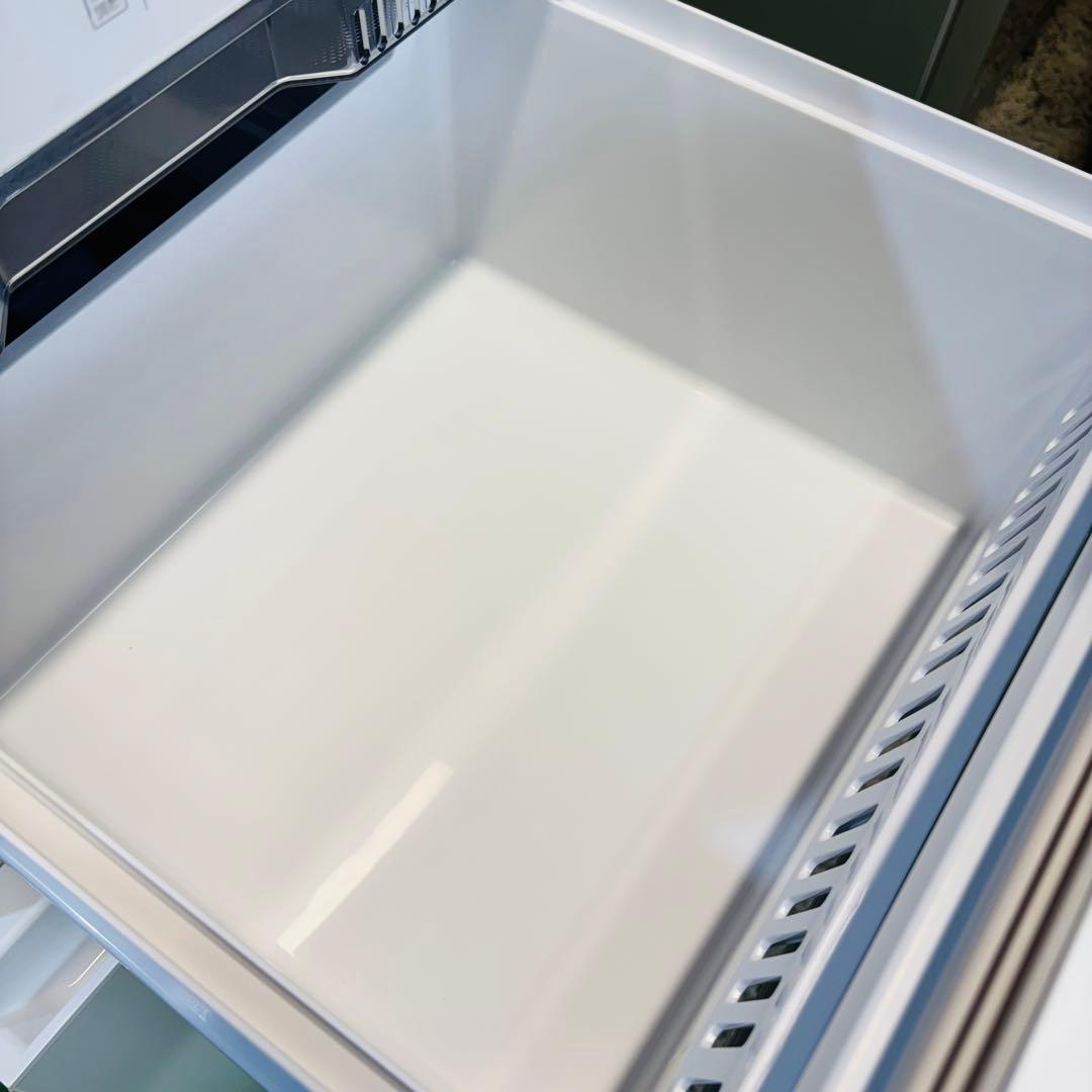 美品 2023年製 100L 冷凍庫 AQUA ガラス天板【地域限定配送無料】