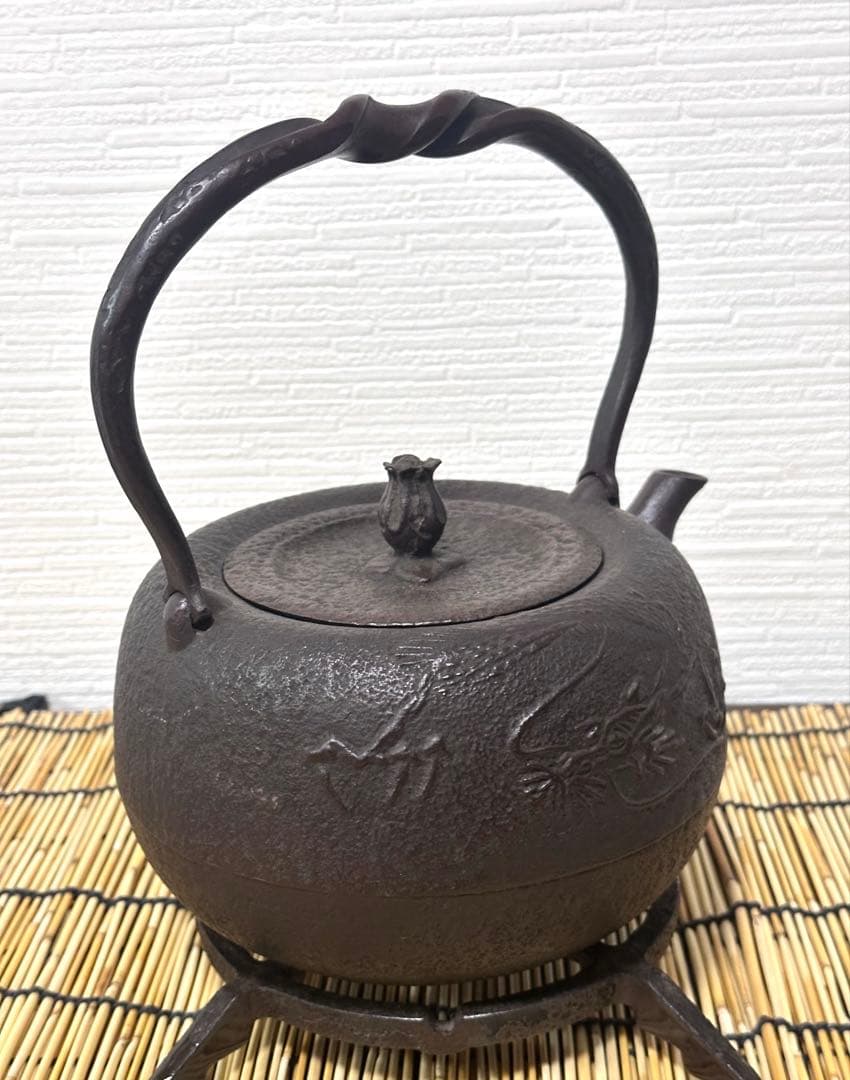 新品、栞、タグ２種付　南部水沢　岩戸賢一郎造　１５型　丸型　龍文様　南部鉄瓶