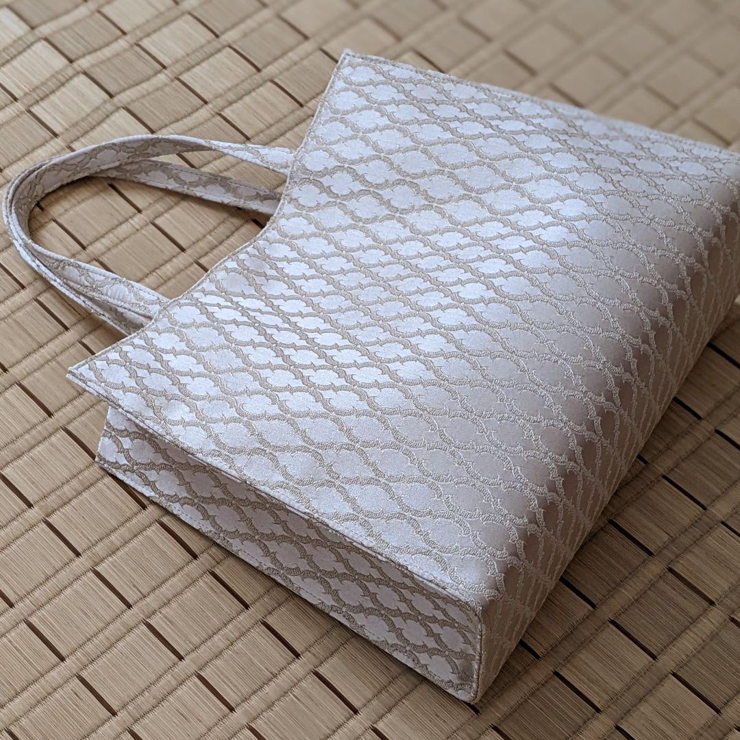 【新品・未使用】半額以下です ★ 神田胡蝶　サポートバッグ 「ウルビノ」