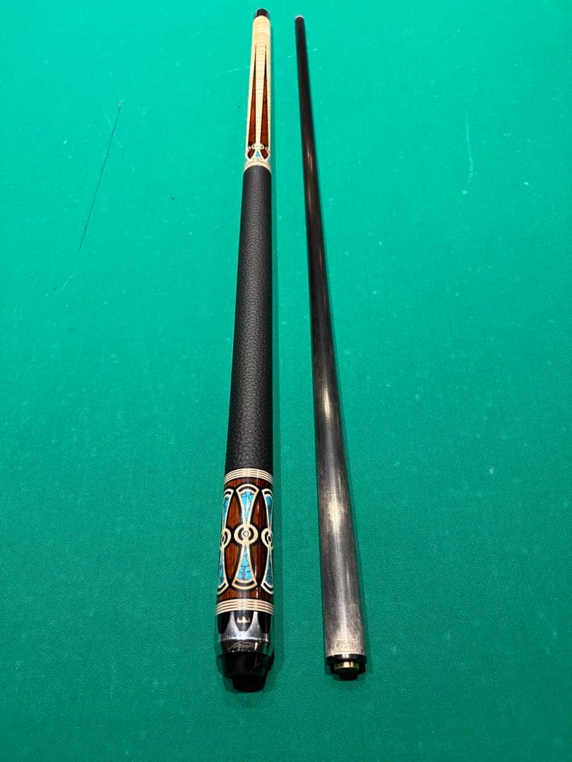 プレデター THRONE3-2ビリヤードキュー&キューケース　Revo11.8