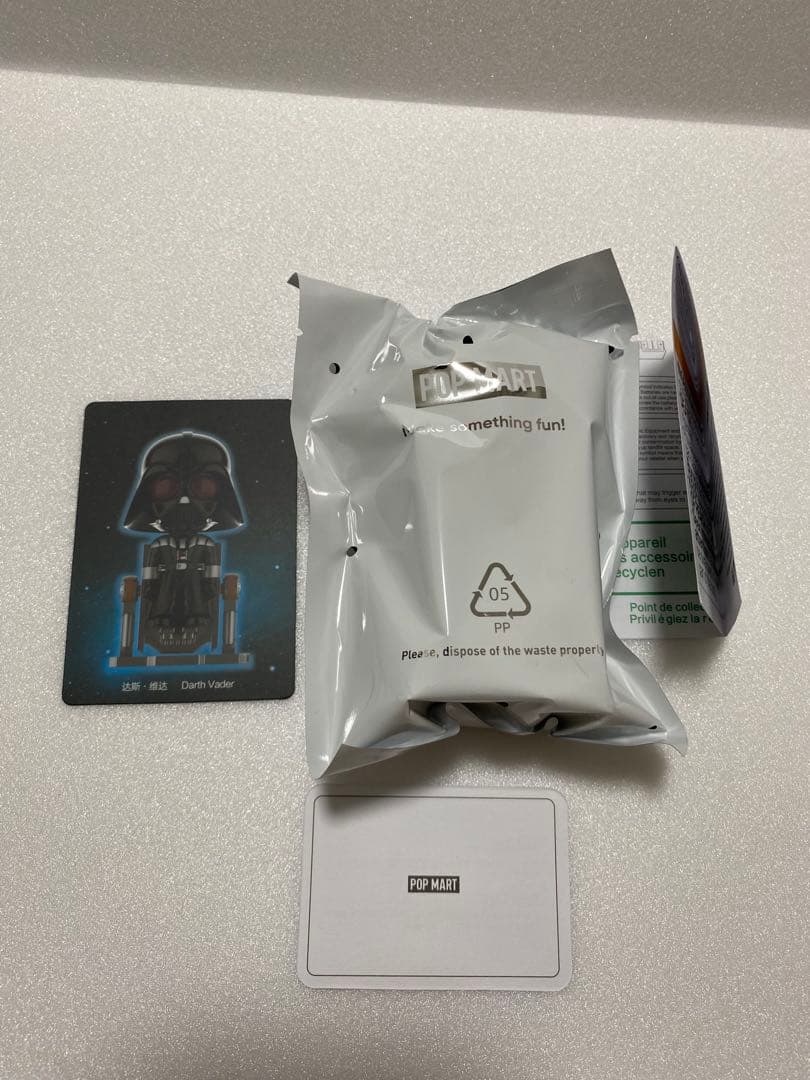 POP MART Darth Vader フィギュア　1/144ダースベイダー
