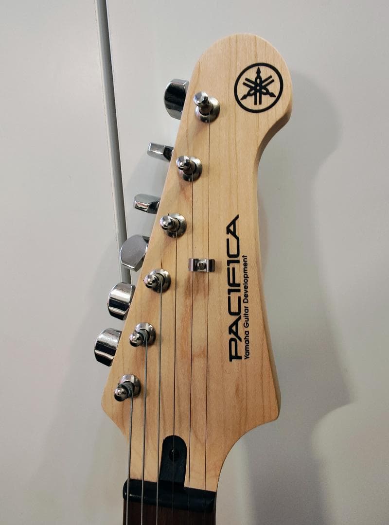 YAMAHA PACIFICA012 エレキギター ホワイト