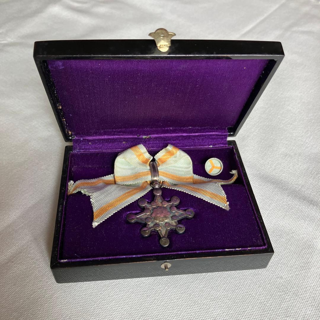 勲八等瑞宝章　支那事変従軍記章 共箱入り 勲章 記章　ヴィンテージ　希少　レア