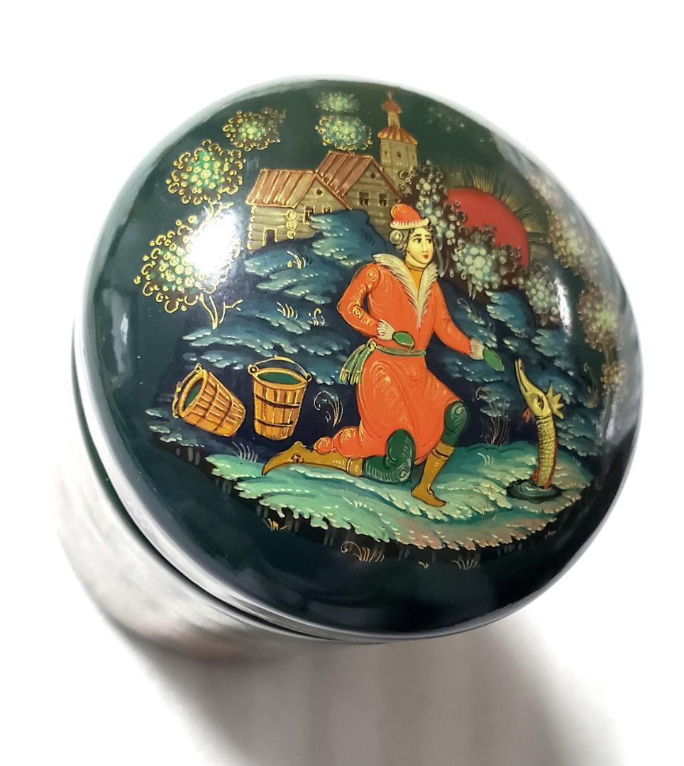 ロシア工芸品　細密画　パレフ 筒状の小箱　箱無し