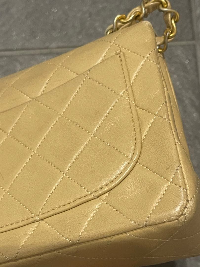 CHANEL ベージュ マトラッセキルティング バッグ