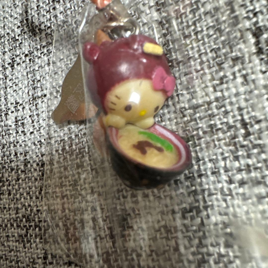 ハローキティ 牛肉ラーメン ストラップ　台湾限定