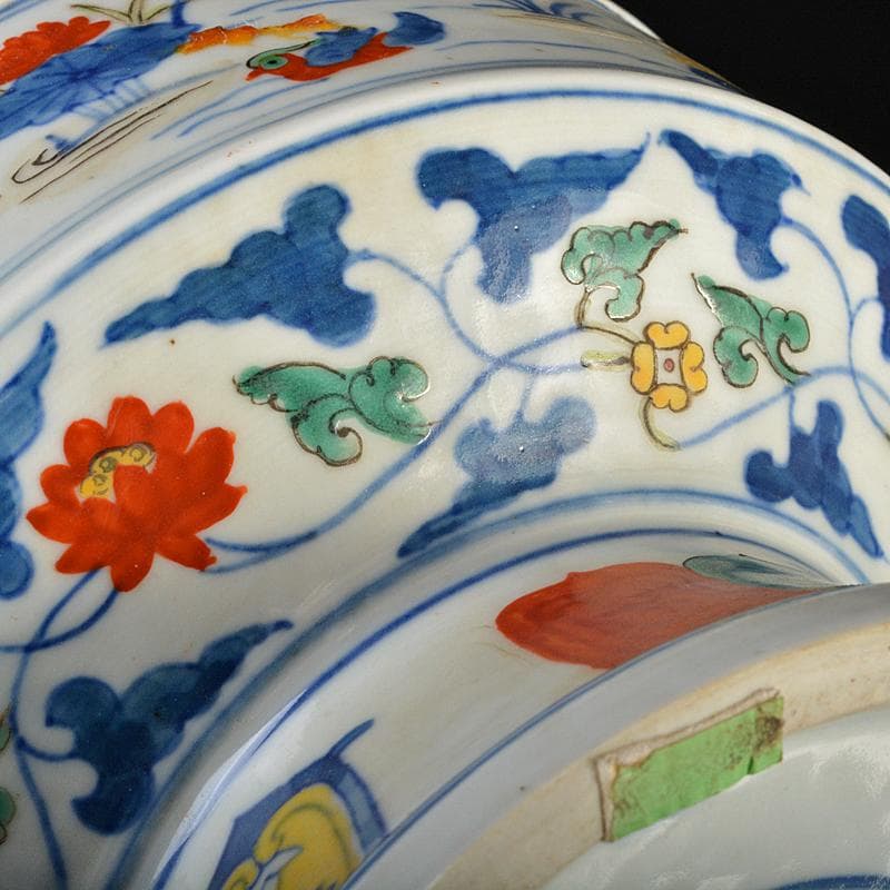 中国　大明成化年製　五彩　蓮池水鳥文瓶　V　R7087B