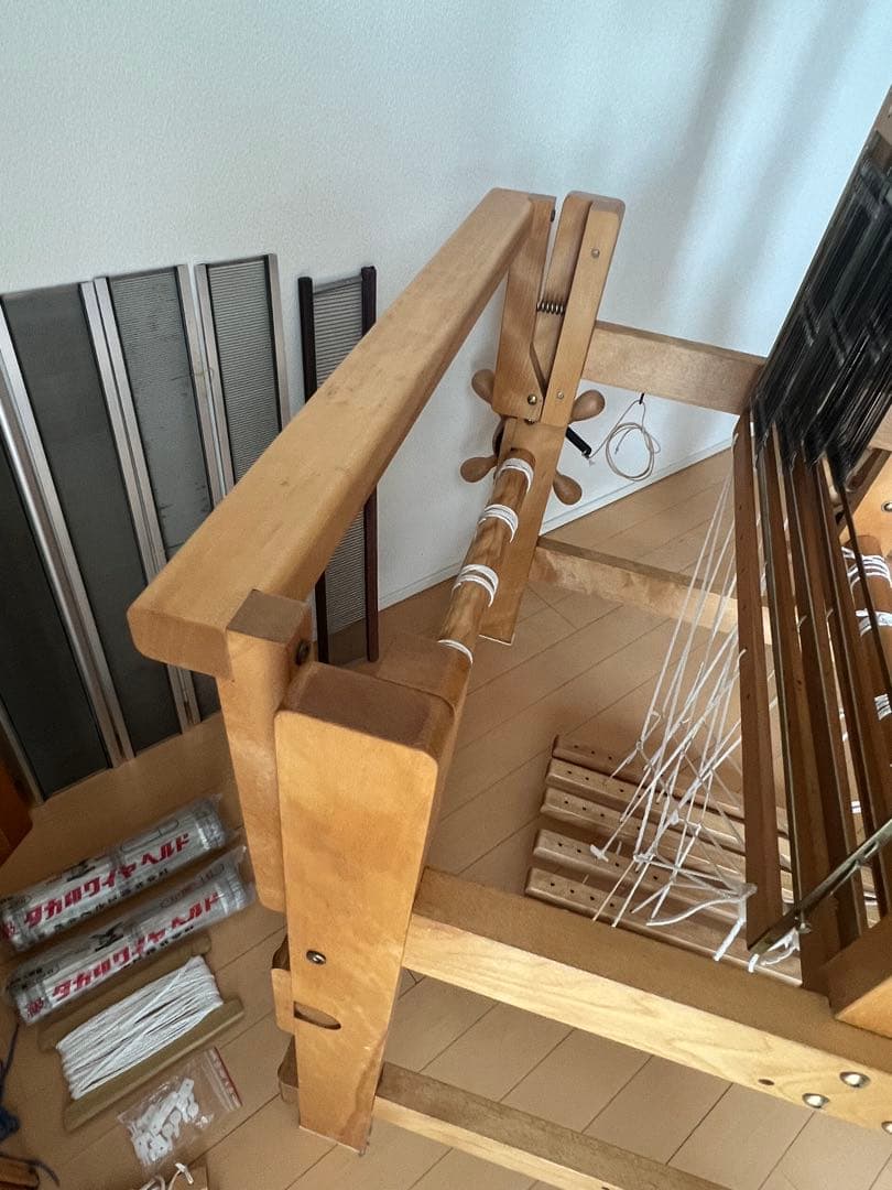 東京手織機 KM-650ろくろ式（旧型）4枚綜絖6本踏み木/筬・綜絖枠付き/中古