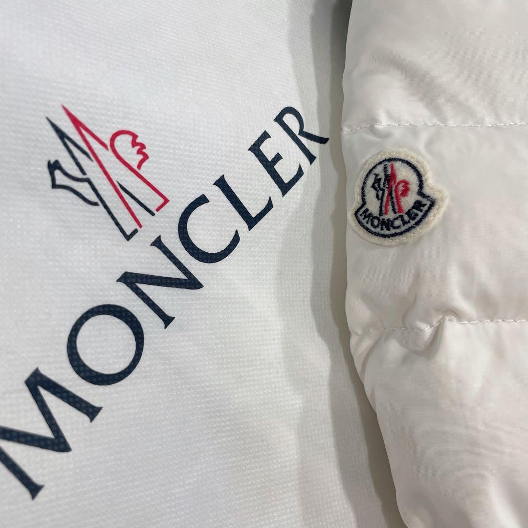 モンクレール　ダウンジャケット　キッズ