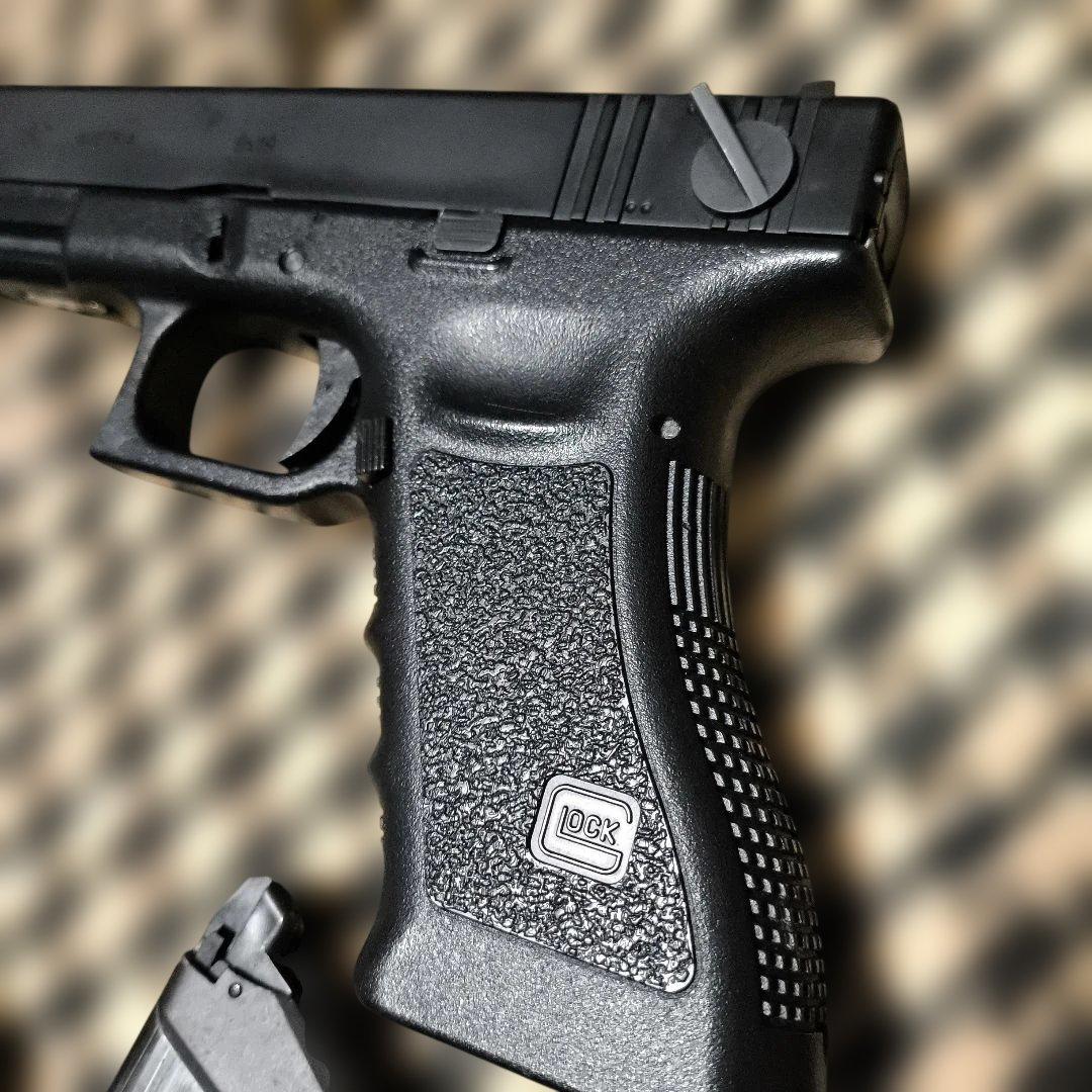 東京マルイ製　グロック18C　ガスブローバック　予備マグ　ホルスターセット