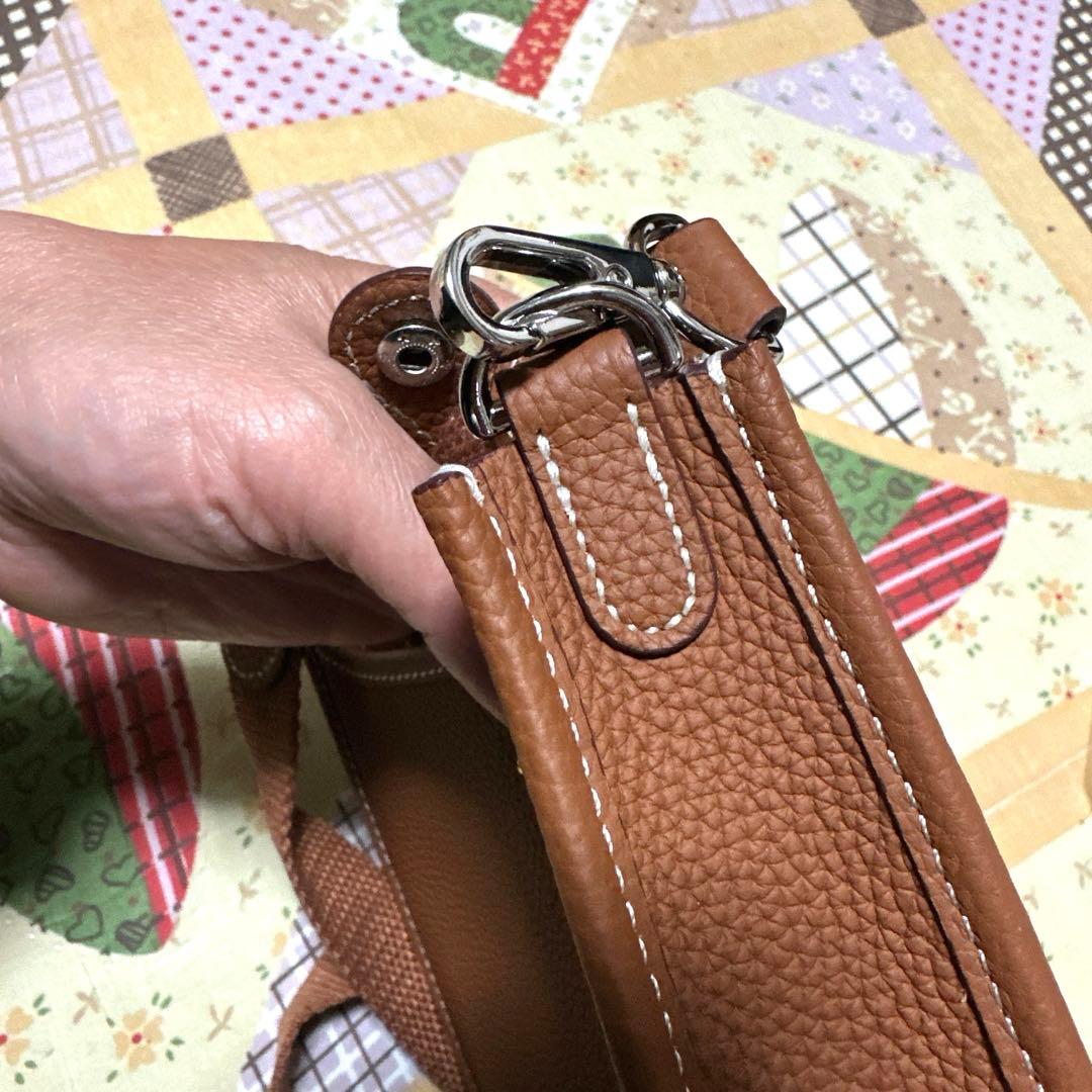 Hロゴ ブラウンレザーショルダーバッグ