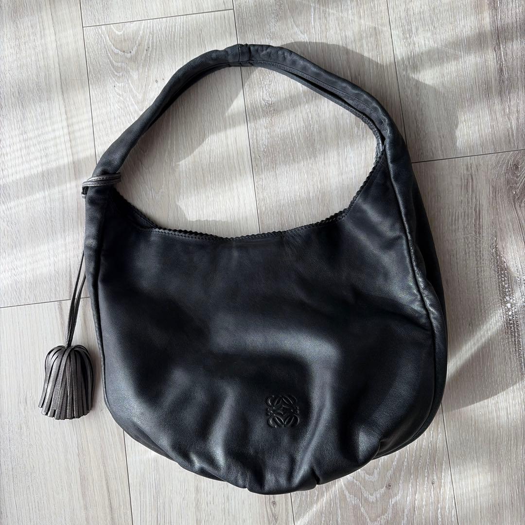 LOEWE ブラック ショルダーバッグ