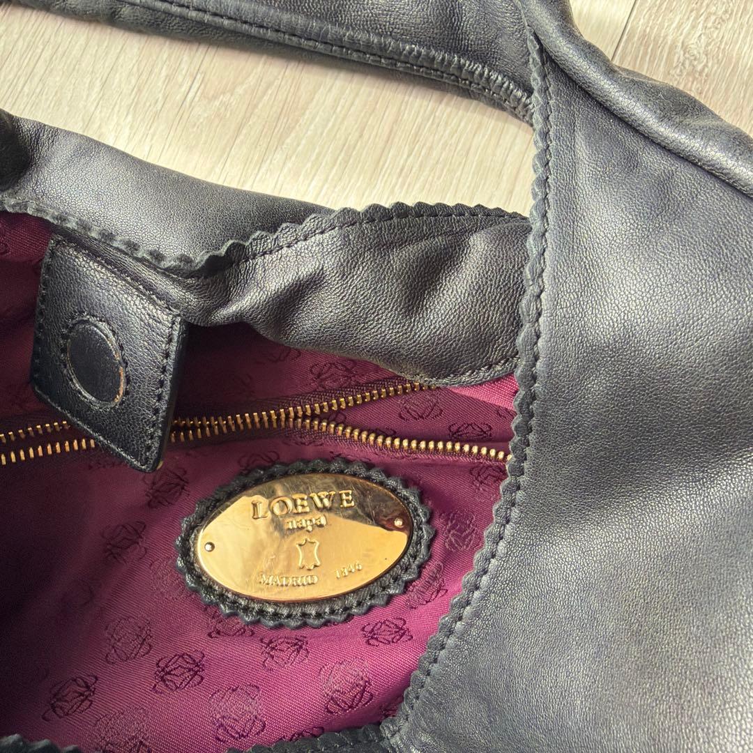 LOEWE ブラック ショルダーバッグ