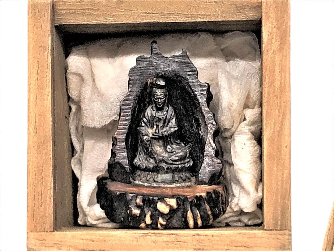 【 鹿角造 厨子入水瓶観音 】　携行仏　豆観音　桐箱付き