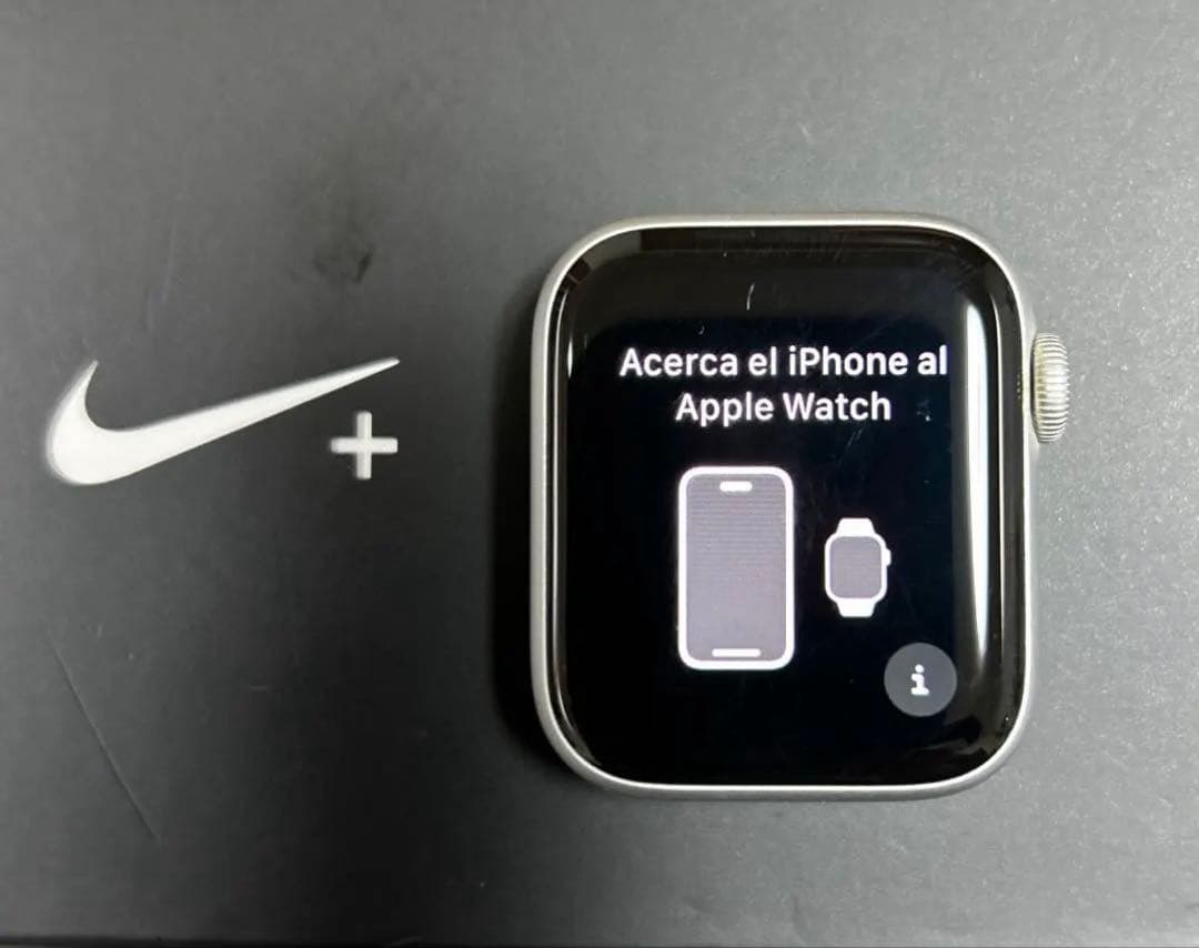 Apple Watch Series4 NIKE 40mmシルバーアルミニウム