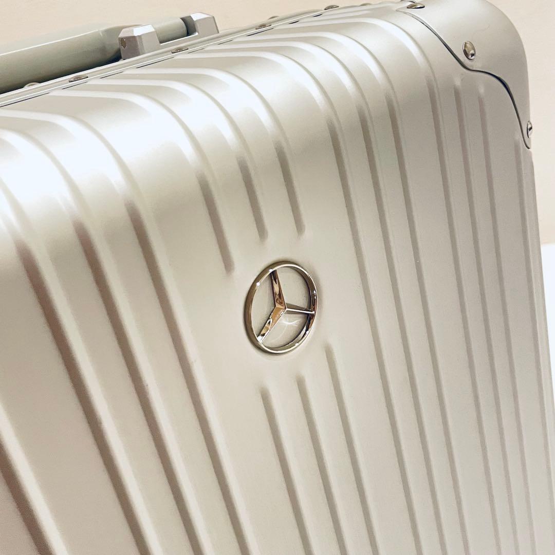 メルセデス・ベンツ　アルミ　スーツケース　キャリーケース　32L 4輪　未使用