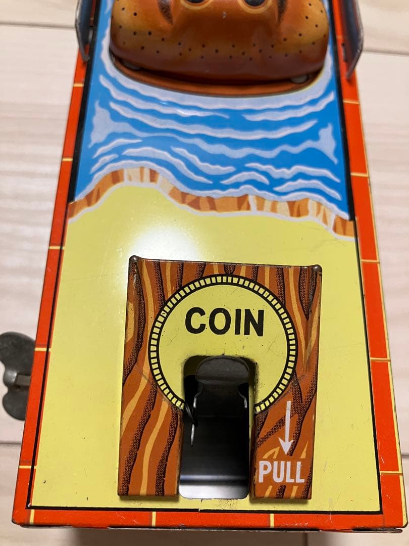 昭和レトロ　ゼンマイ式貯金箱　ブリキ製「HAPPY HIPPO BANK」カバ