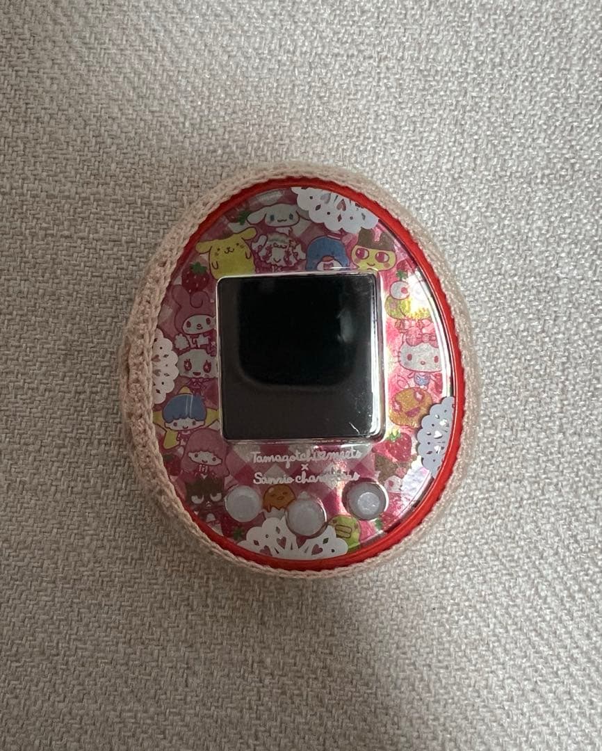 たまごっちみーつ　サンリオ　赤　本体