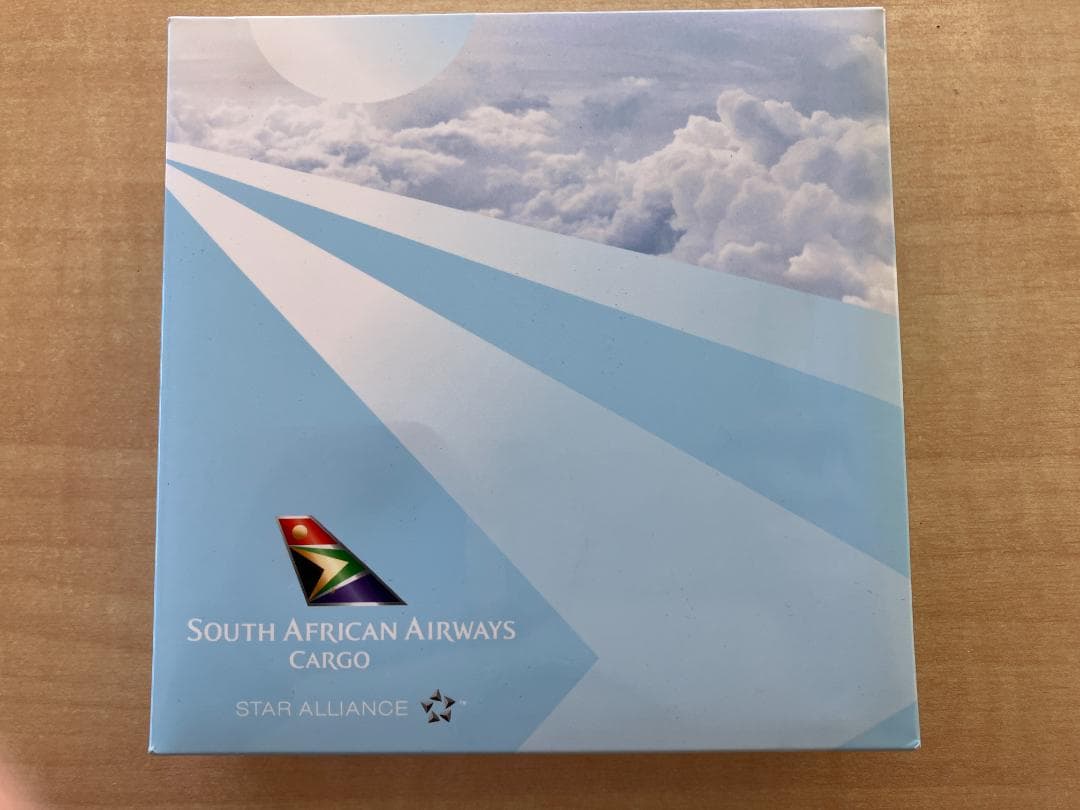 貨物機模型　南アフリカ航空　MD-11　1/400　　け