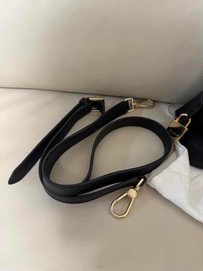 フルラFURLAヴィットリアドームS黒ブラック2wayハンド斜めがけ