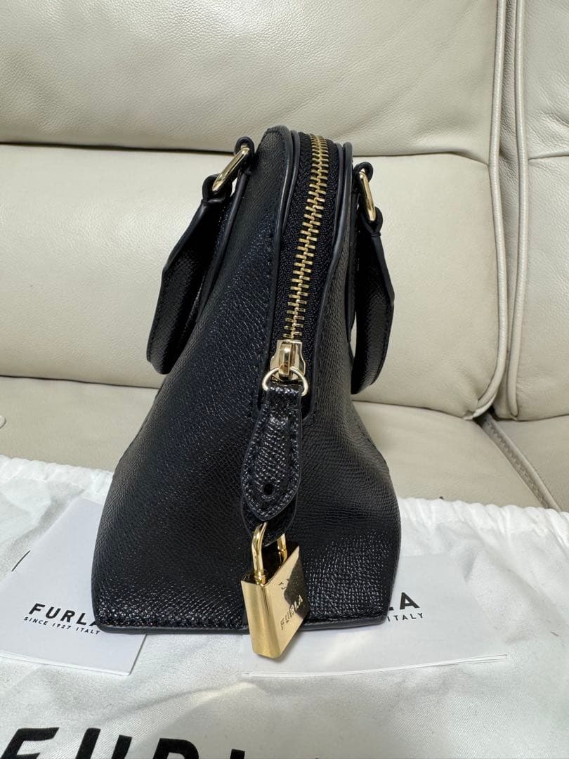 フルラFURLAヴィットリアドームS黒ブラック2wayハンド斜めがけ
