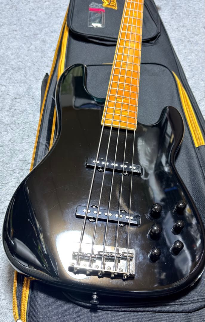 ベース Markbass MB GV 5 GLOXY MAK-B/GV5/C-M BK