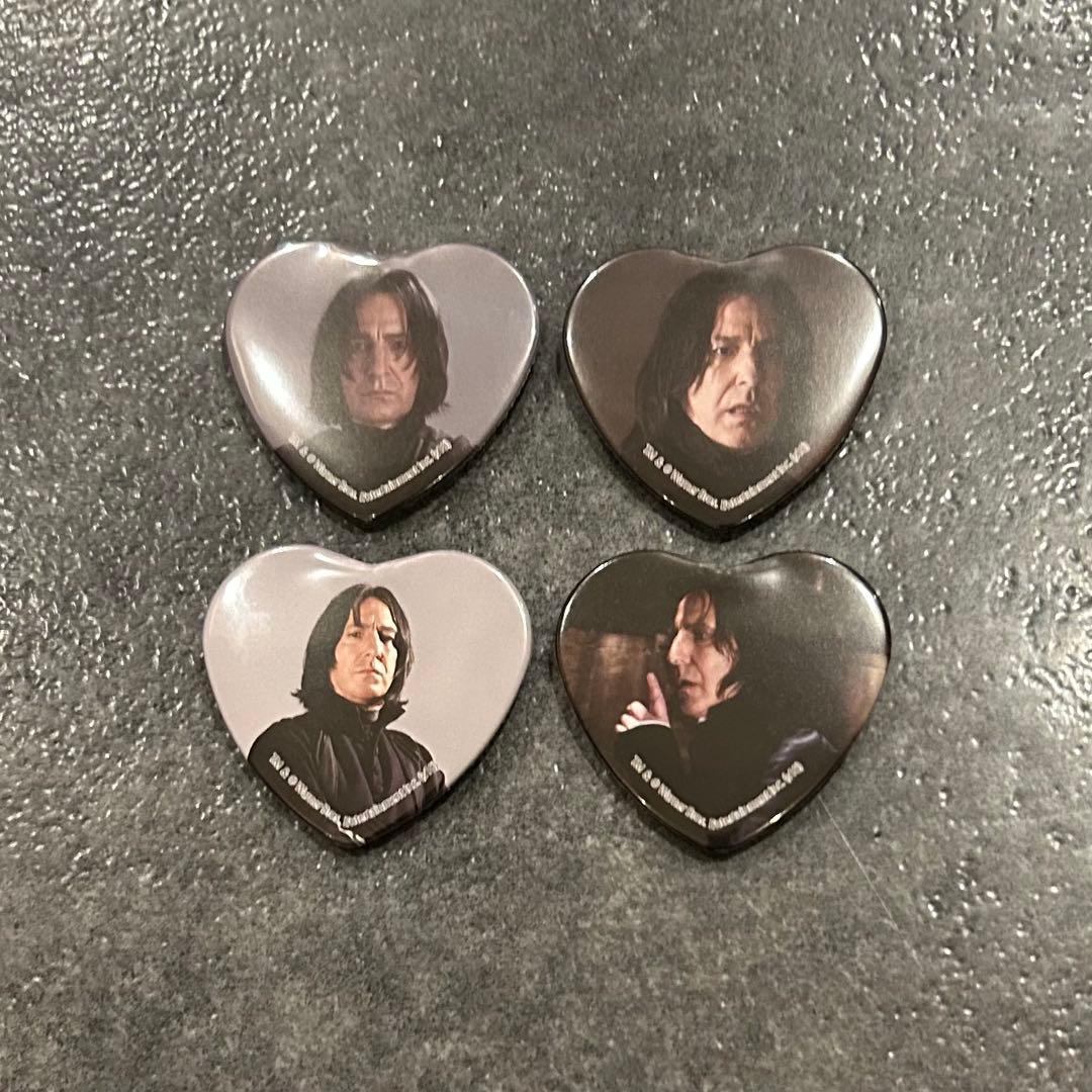 セブルス・スネイプ　ハート型缶バッジ　4点セット。
