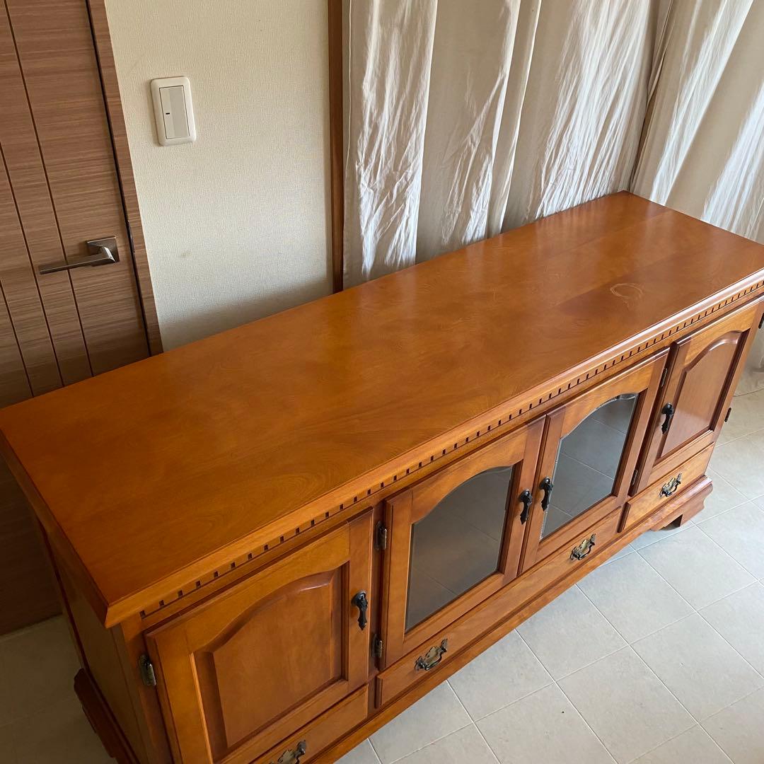 横浜ダニエル　サイドボード　キャビネット　クラシック　アンティーク　ヨーロピアン