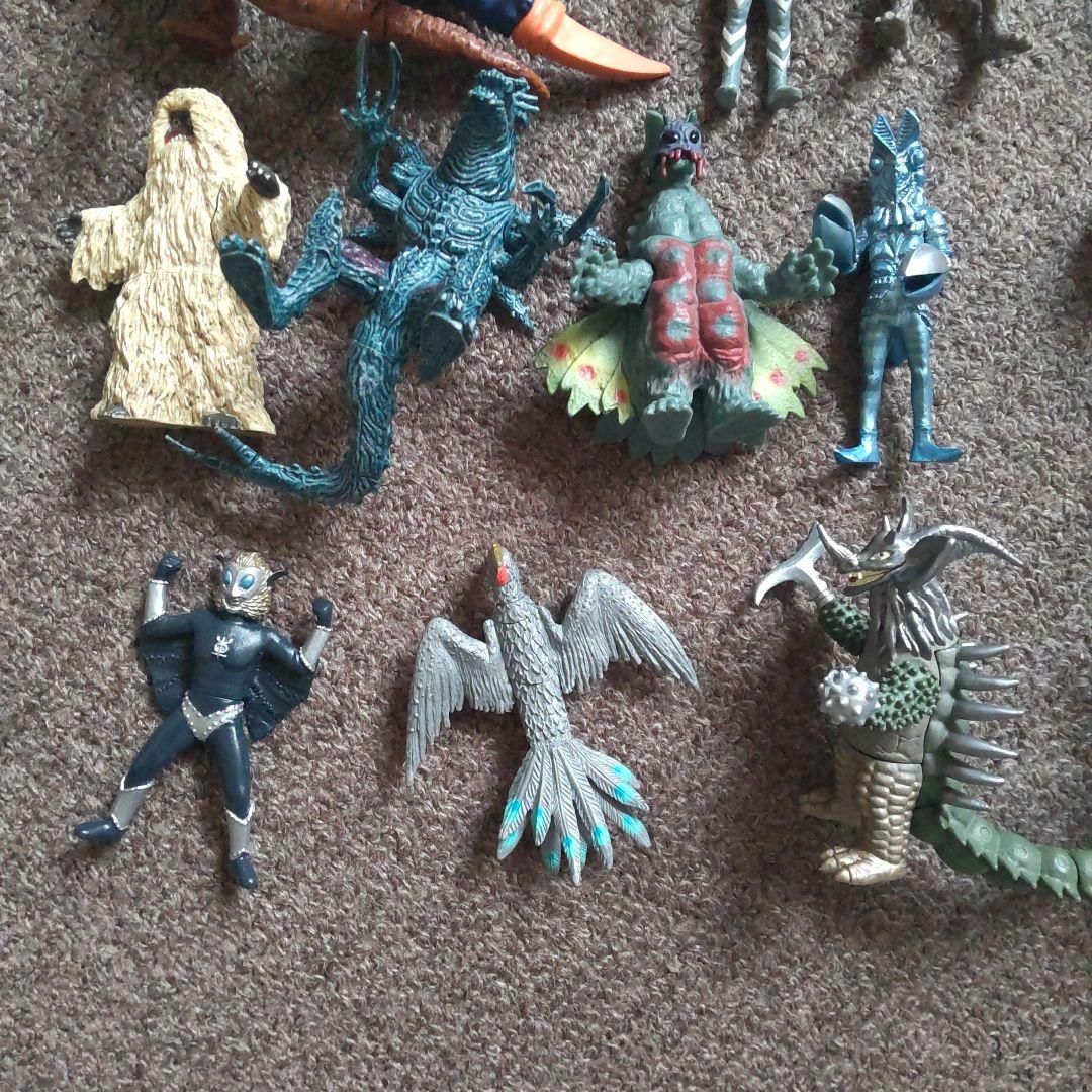 d*2様 ウルトラマンシリーズ 怪獣フィギュア 82体