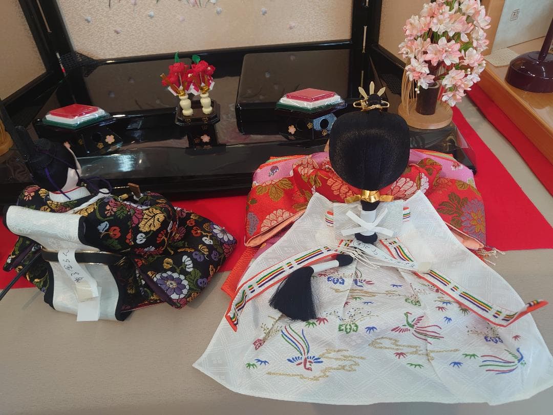 ●新品おひなさま●　桜づくし刺繍飾り　フルセット