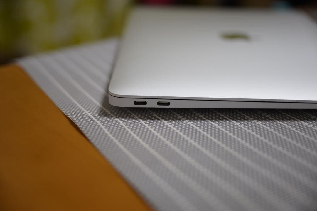 Apple MacBook Air 2020 M1 シルバー USB-Cポート