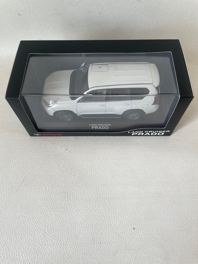 トヨタ ランドクルーザー プラド ② 070 ホワイトパールクリスタルシャイン