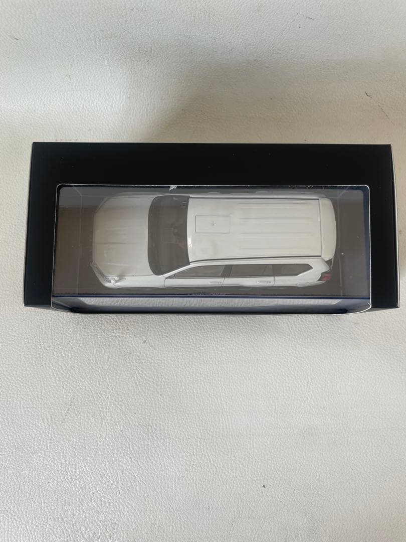 トヨタ ランドクルーザー プラド ② 070 ホワイトパールクリスタルシャイン