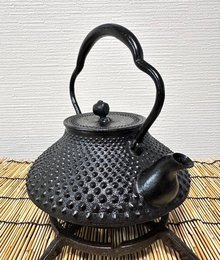 未使用品　南部伝統工芸士 及川寛治作 木瓜鉉 大アラレ　南部鉄瓶　南部鉄器