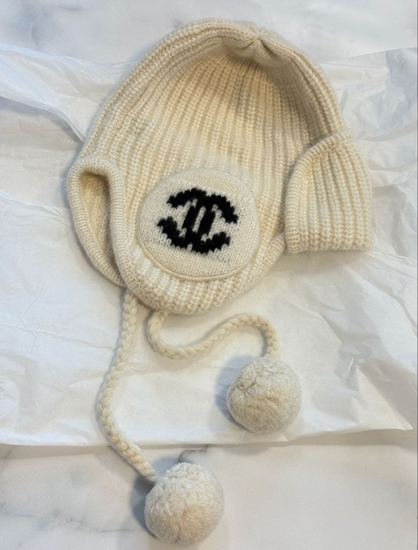 CHANEL ニット帽　ビーニー　ポンポン
