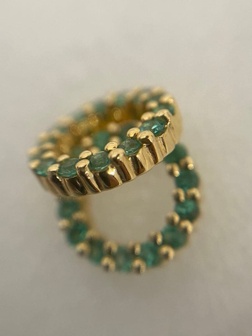 3-2523 K18 グリーンストーン（エメラルド？）　ペンダントトップ（2個）