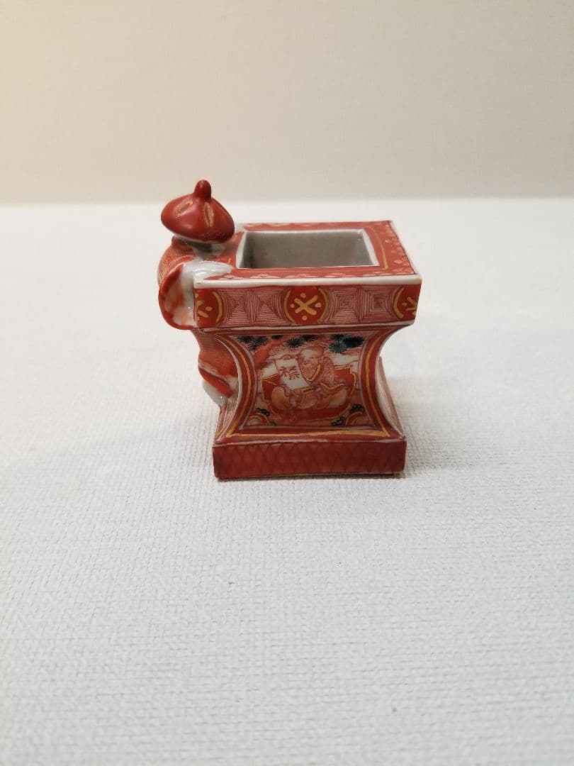 九谷焼　赤絵　八郎手　蓋置