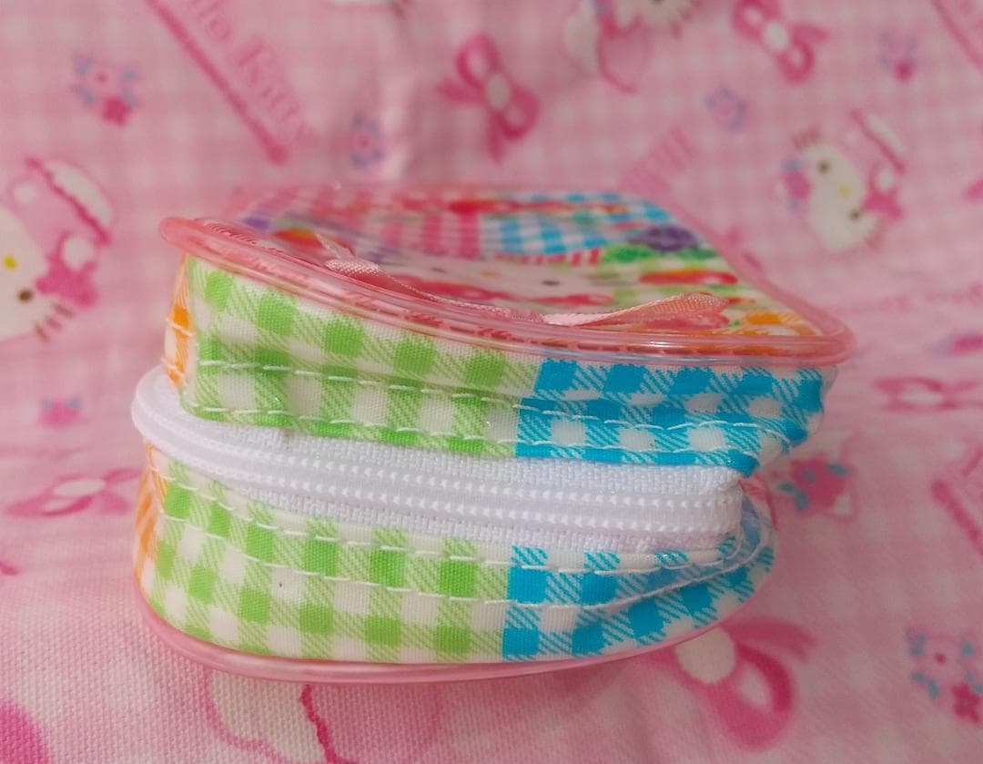 キティ　ポーチ　フルーツ　いちご　サクランボ　2002年　サンリオ