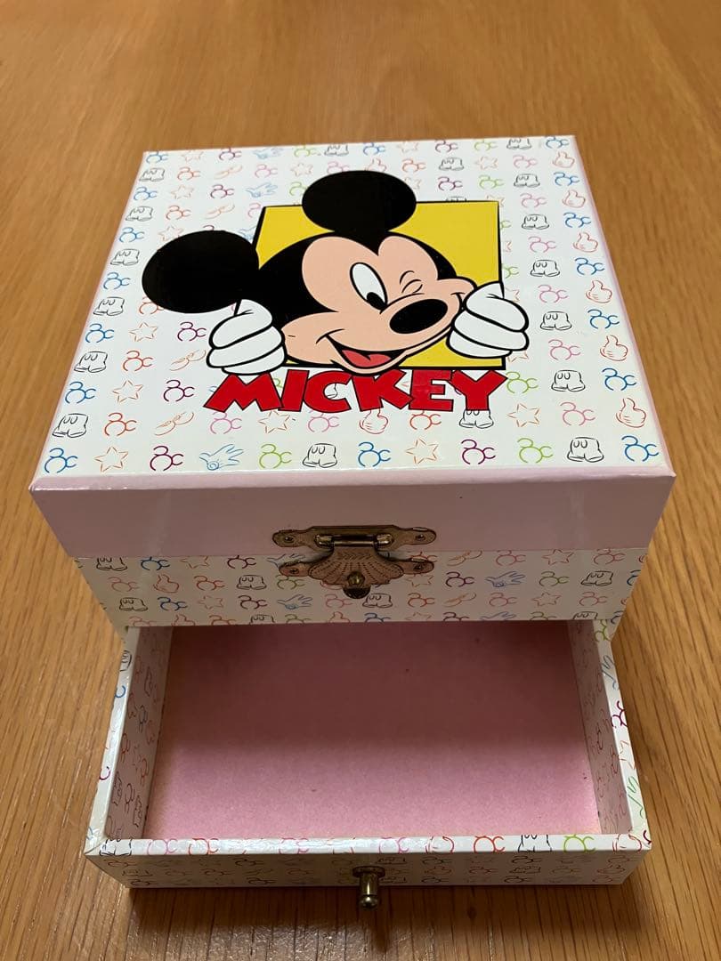 レア未使用 限定2000本 生誕80周年 ミッキーマウス ダイヤ入り腕時計