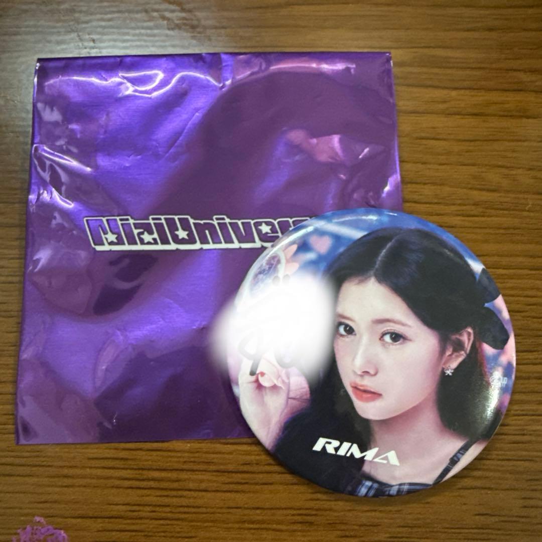 NiziUniverse ランダム缶バッジ　リマ直筆サイン